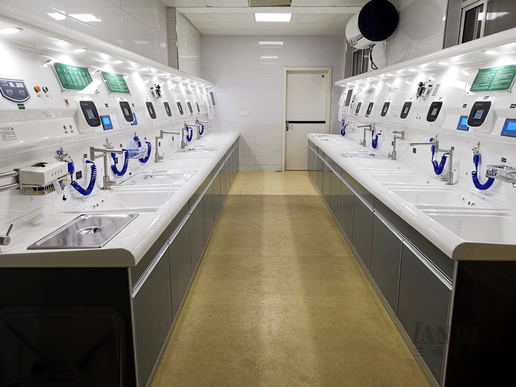 新外观一字型纤支镜清洗中心工作站供应湖南长沙人民医院