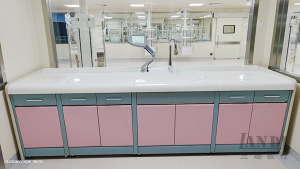一体化婴儿洗浴中心设备_泰州市开发区兰迪医用设备厂